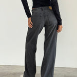 low-rise-parallel-jeans-black-grey2