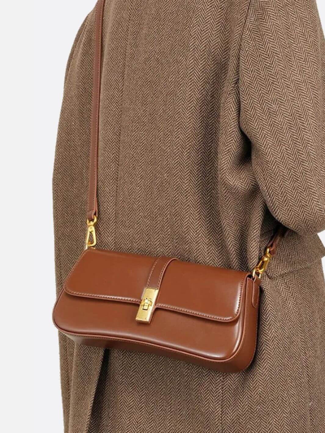 sophia-grace-brown-vintage-baguette-bag-gold-clasp-shoulder-strap1